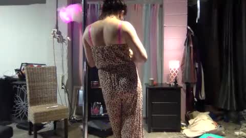 Snapshot of meghanhanx chatting on December 7, 12:14 am meghan online show from December 7, 12:14 am