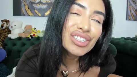 megpalmer online show from March 8, 2:15 am