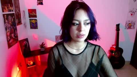 Snapshot of mei04_ chatting on December 18, 2:10 am Melissa online show from December 18, 2:10 am