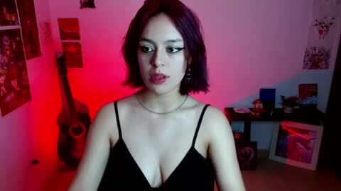 Snapshot of mei04_ chatting on December 3, 2:09 am Melissa online show from December 3, 2:09 am