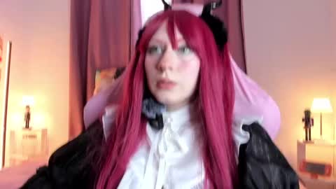 Mei  online show from November 19, 9:24 pm