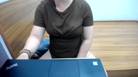 meimei_888 online show from June 3, 2:47 am