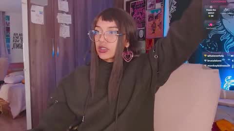 Melissa  -  -  Please help me to reach 100 thumbs up online show from November 6, 2:03 am