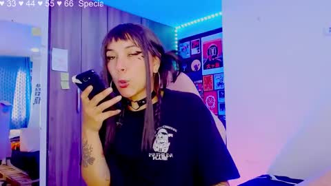 Melissa  -  -  Please help me to reach 100 thumbs up online show from February 4, 8:38 pm