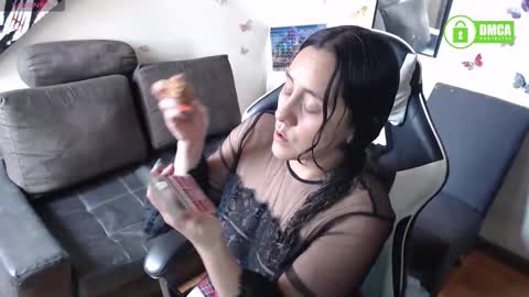 mel raise online show from October 25, 3:01 pm