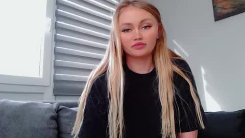 Melania online show from March 26, 12:43 pm