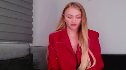 Melania online show from December 3, 2:18 pm