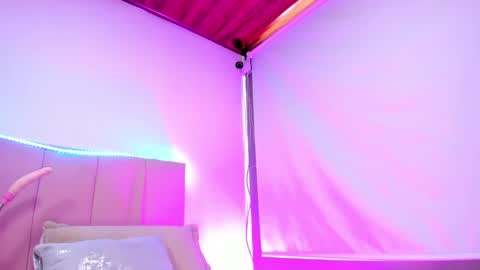 MELANI - online show from September 19, 4:11 pm