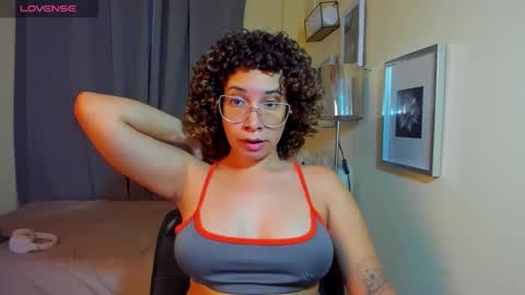 melani online show from June 10, 9:02 pm