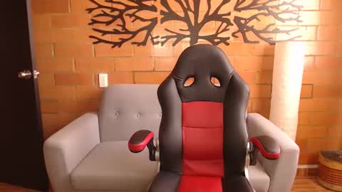 Melanny online show from February 9, 3:15 pm