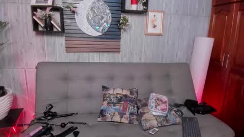 Melany online show from December 16, 4:13 pm