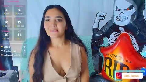    Independent model online show from October 24, 4:57 am