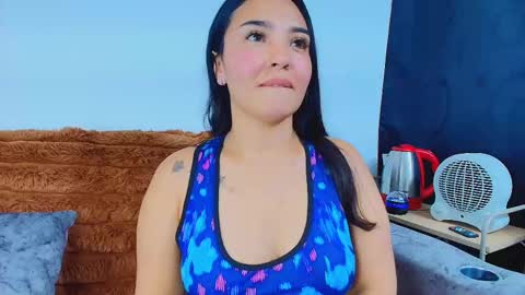    Independent model online show from November 17, 8:17 am