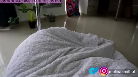 MelinaSmith  online show from November 28, 9:55 pm