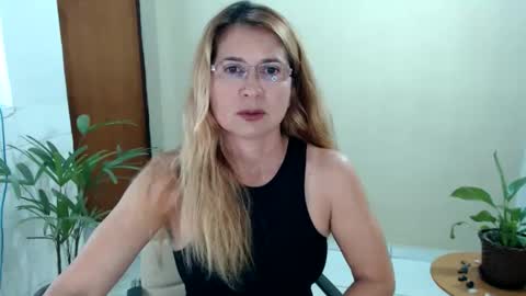 Melinda online show from April 3, 12:06 am