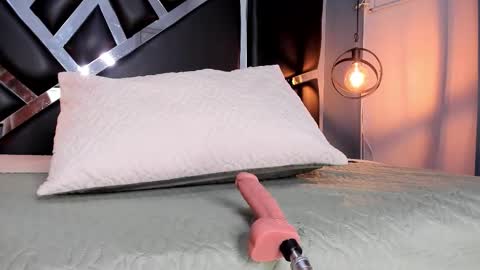 melissa_23_ online show from November 27, 12:24 pm