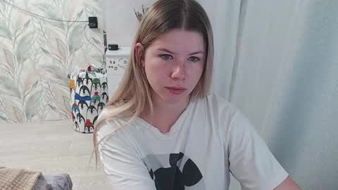 Melissa  Ray online show from September 22, 2:48 am