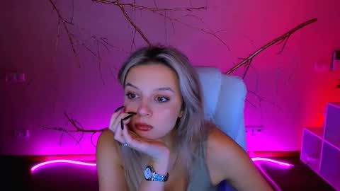 Melissa online show from November 19, 12:15 pm