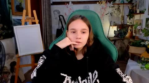 melissaravel online show from March 25, 4:36 pm