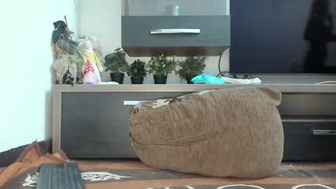 Snapshot of mellbell_ chatting on February 10, 11:02 pm MellyMell online show from February 10, 11:02 pm
