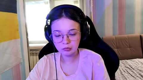 mellieyamazaki online show from June 3, 9:56 am