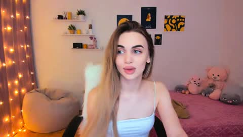 Tessa online show from January 7, 11:45 pm