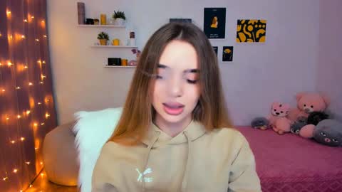 Tessa online show from February 6, 9:49 pm