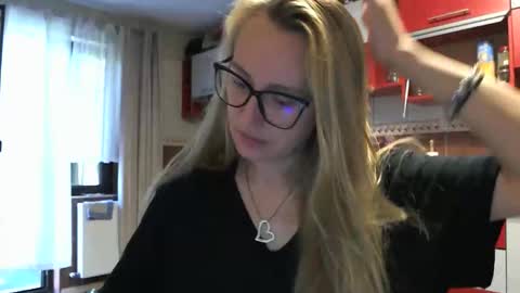 Melly online show from September 18, 6:50 am