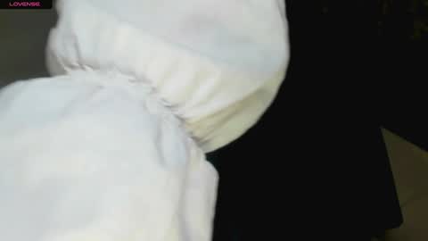 MelMooon online show from February 1, 1:09 pm