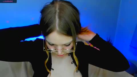 MelMooon online show from February 16, 12:08 am