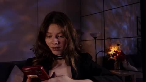 melody  online show from December 4, 3:11 pm