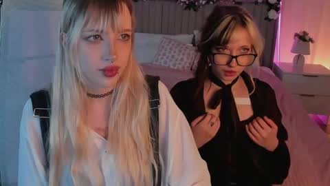 Mia online show from April 19, 4:19 pm