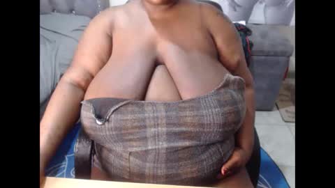 bigboobsass online show from December 20, 1:56 am