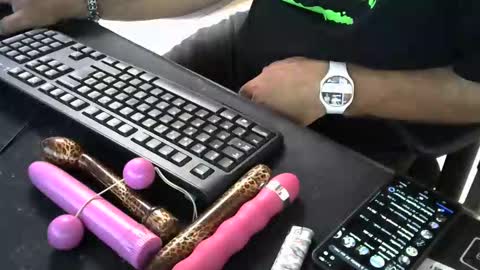 mentosgum online show from April 15, 7:06 pm