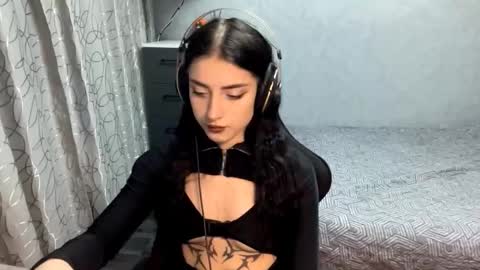 Luly online show from November 24, 9:24 pm