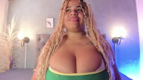 meridalane online show from November 25, 1:10 pm