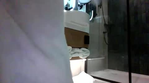 messagemeifyouwanttochatgmail online show from January 18, 4:21 pm