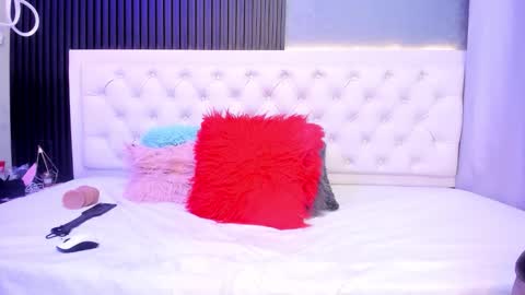 MHONIK BELUCI online show from January 10, 2:11 pm