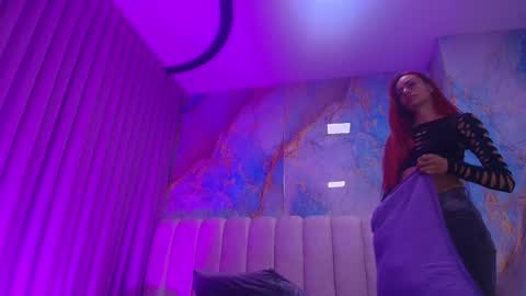 Emi online show from March 21, 7:18 pm