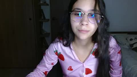 Mia online show from March 26, 4:40 am