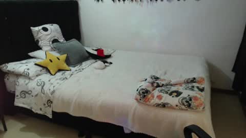 mia online show from April 14, 11:52 pm