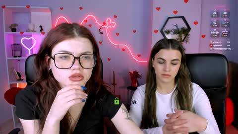 Mia online show from April 1, 1:41 pm