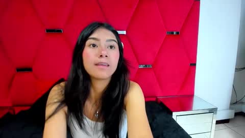 mia_clark18 online show from November 4, 7:37 pm