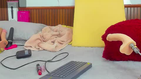 Mia Conde online show from November 1, 6:01 am