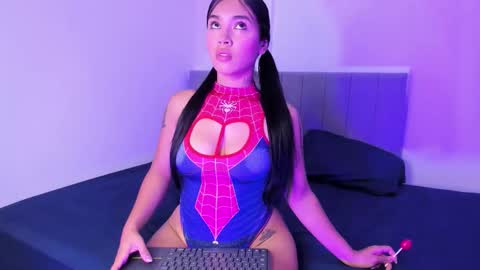    online show from December 3, 11:44 am