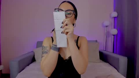 Sarah Luna online show from April 19, 12:39 pm