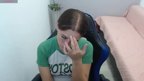 Mia online show from February 18, 1:55 pm