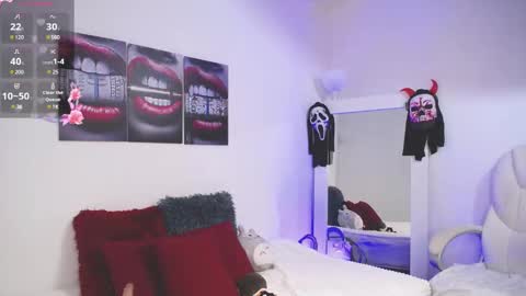 Mia online show from February 17, 11:22 pm