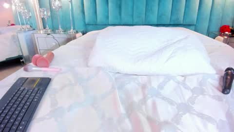 Mia Elieth online show from February 22, 6:39 am