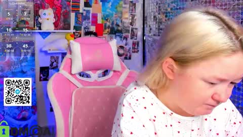 Mia online show from March 21, 3:12 am